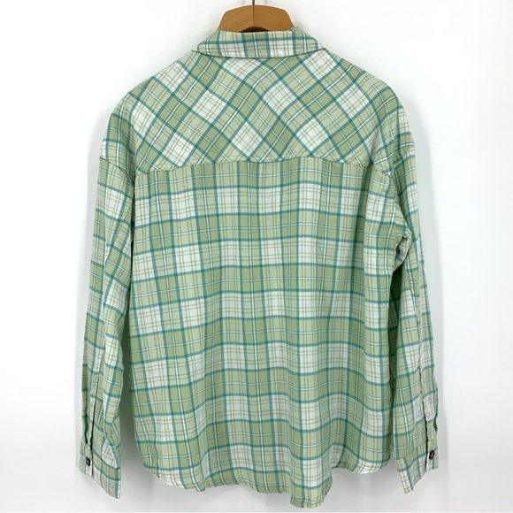 No Boundaries Light Willow Green Plaid Oversize Button Down Flannel Top, Medium - Picture 13 of 16